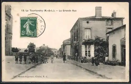 AK La Tourlandry, la Grande Rue