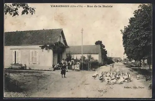 AK Varanges, Rue de la Mairie, Strassenpartie