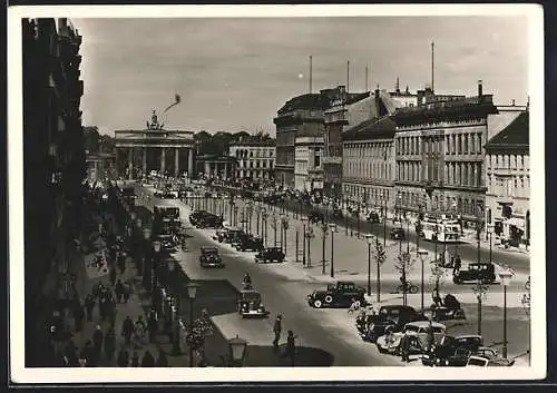 AK Berlin, Unter den Linden mit dem Brandenburger Tor