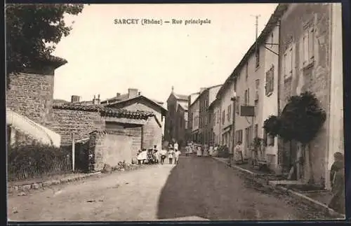 AK Sarcey /Rhône, Rue principale, Strassenpartie