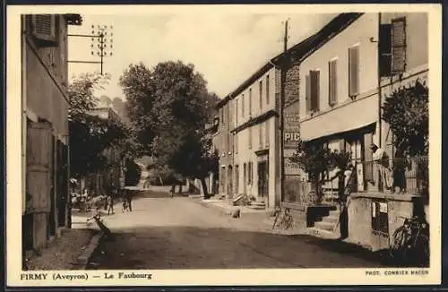 AK Firmy, Le Faubourg, Strassenpartie