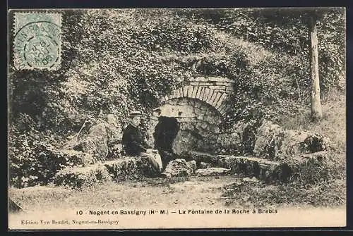AK Nogent-en-Bassigny /H.-M., La Fontaine de la Roche à Brebis