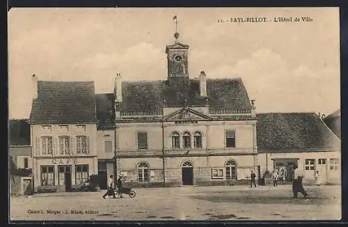 AK Fayl-Billot, L`Hôtel de Ville et le café adjacent