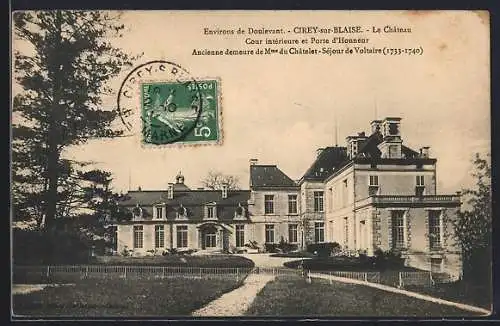 AK Cirey-sur-Blaise, Le Château, Cour intérieure et Porte d`Honneur, ancienne demeure de Mme du Châtelet