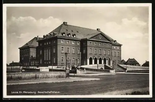 AK Leuna b. Merseburg, Blick zum Feierabendhaus