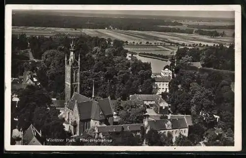 AK Wörlitz, Ortspartie mit Kirche aus der Vogelschau