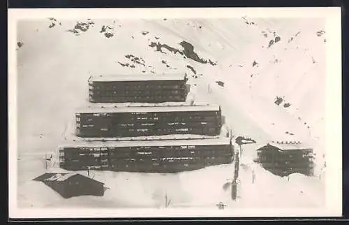 AK Sewell, Wohnhäuser am Berghang im Schnee