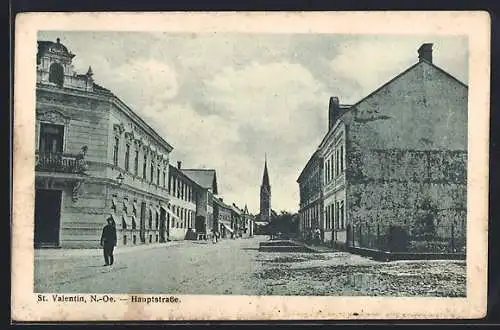 AK St. Valentin, Hauptstrasse mit Passant & Blick zur Kirche