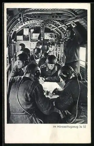 AK Soldaten der Luftwaffe im Hörsaalflugzeug JU 52