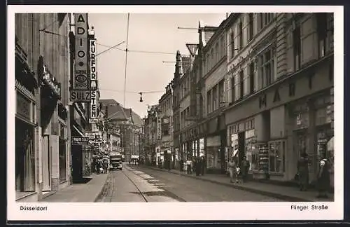 AK Düsseldorf, Radio Sülz und weitere Geschäfte in der Flinger Strasse
