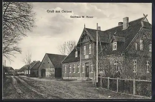 AK Oerzen, Gasthaus W. Heuer mit Strassenpartie
