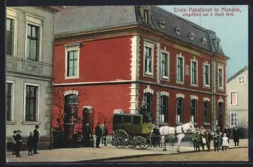 AK Menden / Sauerland, Erste Paketpost vor dem kaiserlichen Postamt