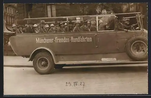 Foto-AK Autobus der Münchener Fremden-Rundfahrten