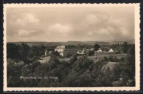 AK St. Pölten, Wasserburg, Blick auf den Ort umgeben von Bäumen