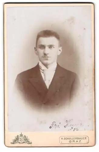 Fotografie H. Schullerbauer, Graz, Frauengasse 4, Porträt eines jungen Mannes