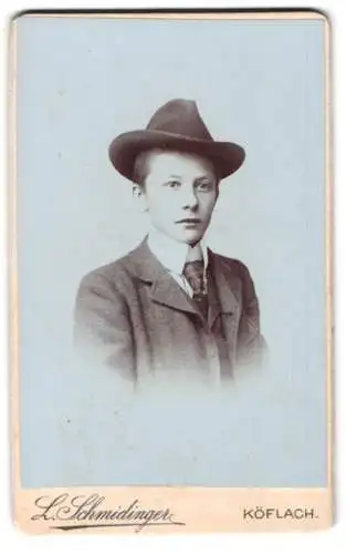 Fotografie Ludvig Schmidinger, Köflach, Porträt eines Jungen mit Hut