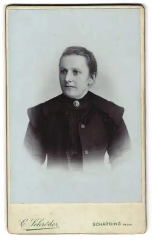 Fotografie C. Schröder, Schärding, Porträt einer Frau