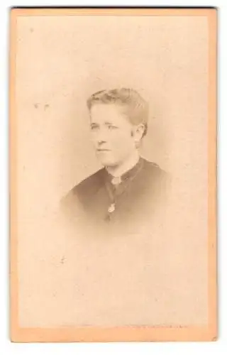 Fotografie Karl Sonnleitner, Linz, Porträt einer Dame