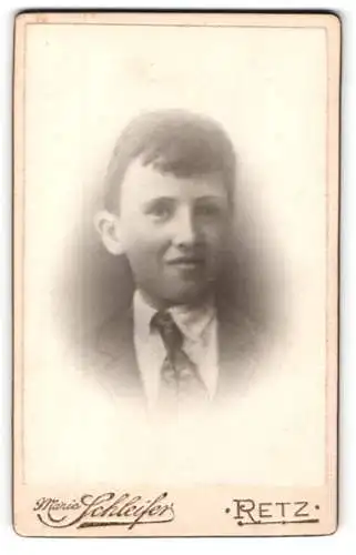 Fotografie Marie Schleifer, Retz, Porträt eines Jungen