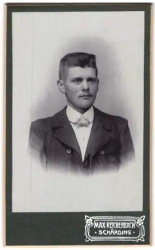 Fotografie Max Reichenbach, Schärding, Bahnhofstrasse 183, Porträt eines jungen Mannes