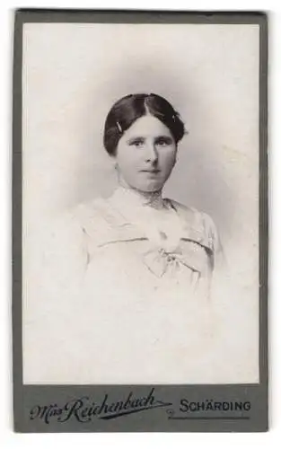 Fotografie Max Reichenbach, Schärding, Bahnhofstr. 183, Porträt einer Frau