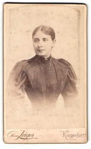 Fotografie Hans Jäger, Klagenfurt, Schulhausgasse 5, Porträt einer Dame