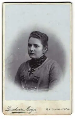 Fotografie Ludwig Mayer, Grieskirchen, Porträt einer Frau