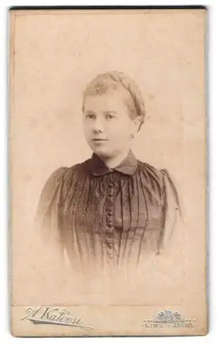 Fotografie A. Kaldori, Linz, Spittelwiese 5, Porträt einer jungen Frau