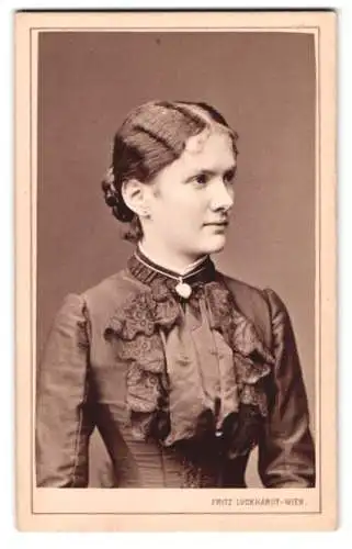 Fotografie Fritz Luckhardt, Wien, Taborstrasse 18, Porträt einer jungen Frau