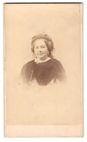 Fotografie E. Pfeiffer, Linz, Graben 20, Porträt einer Dame