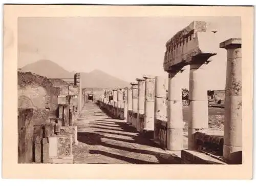 Fotografie unbekannter Fotograf, Ansicht Pompeji, Antike Ruinenlandschaft