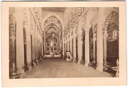 Fotografie unbekannter Fotograf, Ansicht Pisa, Innenansicht einer Kathedrale