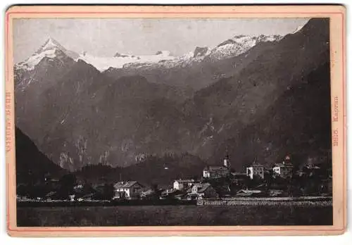Fotografie Diezel & Langer, Wien, Ansicht Kaprun, Berglandschaft mit Dorfansicht