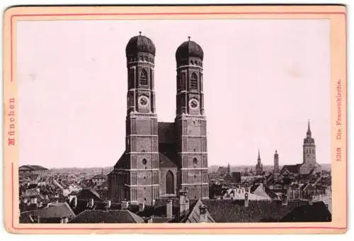 Fotografie unbekannter Fotograf, Ansicht München, Frauenkirche im Stadtsilhouette, 1893