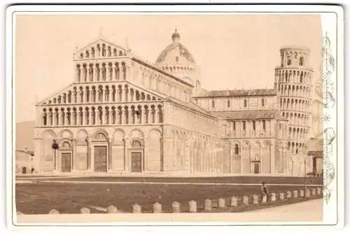 Fotografie unbekannter Fotograf, Ansicht Pisa, Piazza del Duomo, schiefer Turm