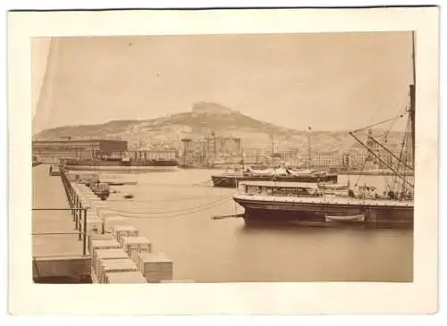 Fotografie unbekannter Fotograf, Ansicht Napoli, Hafenansicht mit Schiffen