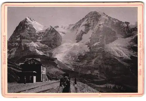 Fotografie Diezel & Langer, Wien, Ansicht Wengernalp, Bahnhof mit majestätischer Berglandschaft