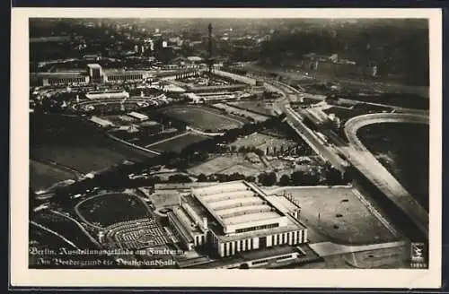 AK Berlin, Ausstellungsgelände am Funkturm, Im Vordergrund die Deutschlandhalle
