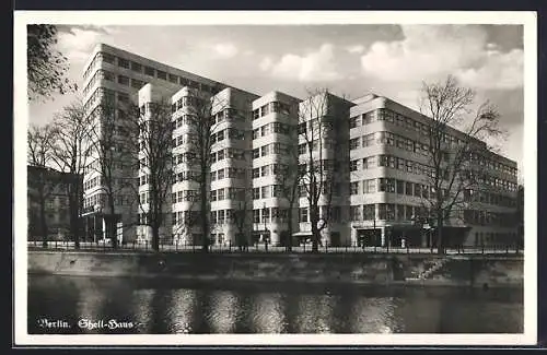 AK Berlin-Tiergarten, Shell-Haus im Bauhausstil