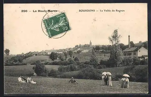 AK Bourdons /La Haute-Marne, La Vallée du Rognon avec village en arrière-plan et personnes dans un champ