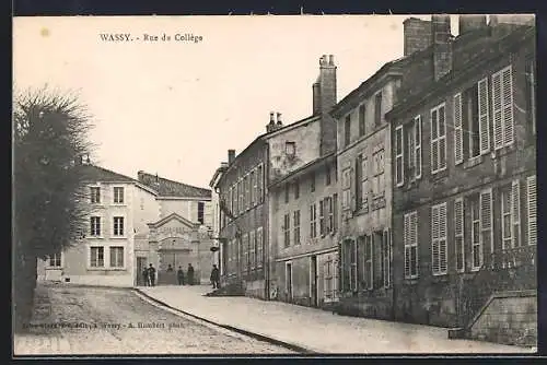 AK Wassy, Rue du Collège avec bâtiments historiques