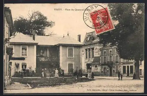 AK Wassy, Place du Quatorze-Mars avec bâtiments et passants