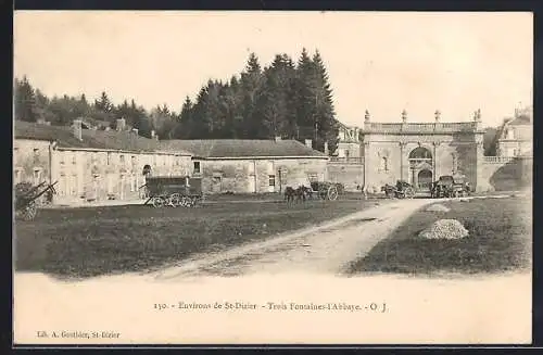 AK Trois Fontaines, l`Abbaye avec charrettes et forêt en arrière-plan