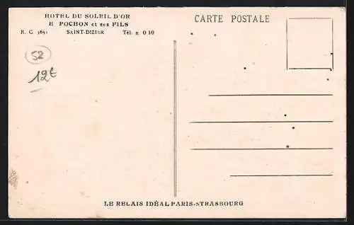 AK Saint-Dizier, Place Dumas-Vorzet avec statue et voitures anciennes