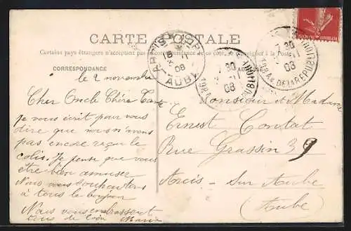 AK Saint-Dizier, L`Hôpital avec des enfants devant le bâtiment