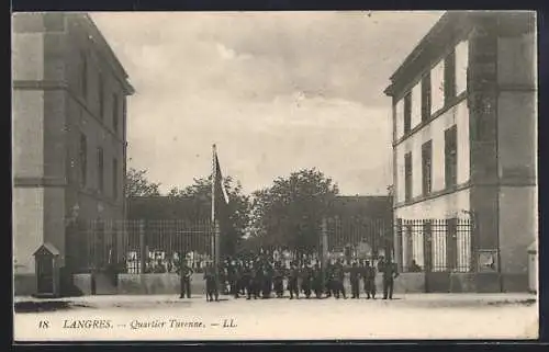 AK Langres, Quartier Turenne avec soldats devant l`entrée
