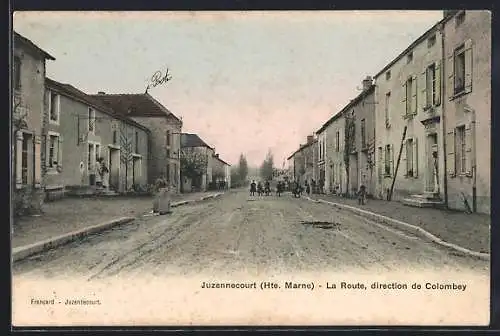 AK Juzennecourt /Hte.-Marne, La Route, direction de Colombey