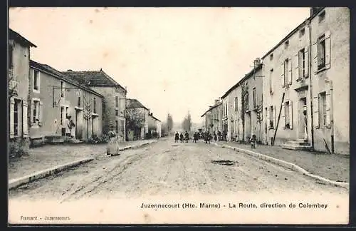 AK Juzennecourt /Hte.-Marne, La Route, direction de Colombey