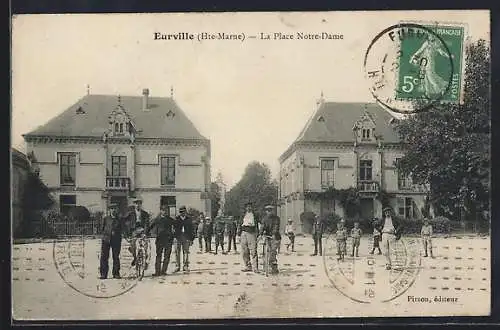 AK Eurville /Hte-Marne, La Place Notre-Dame mit Menschenansammlung
