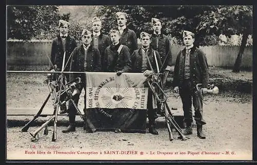 AK Saint-Dizier, Le Drapeau et son Piquet d`honneur de l`École libre de l`Immaculée Conception